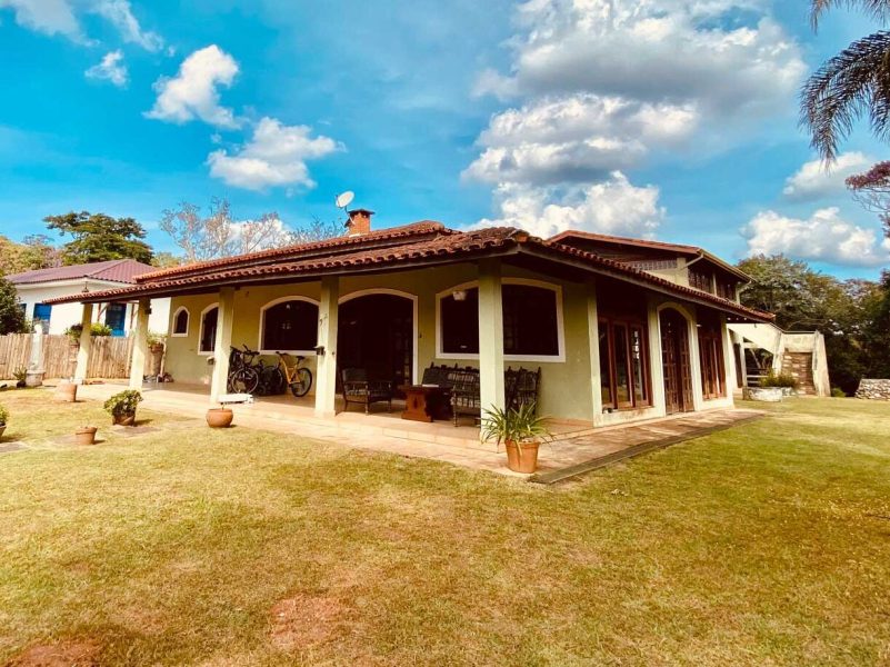 5bfd9540-adab-49b5-8afa-26a33ea960f5-0